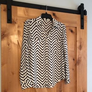 Express Portofino Shirt Size Small - B&W Chevron